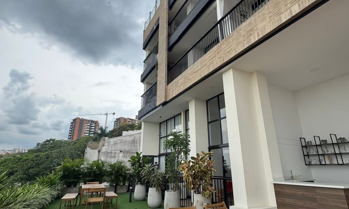 WhatsApp Image 2025-08-05 at 10.53.09 PM (1)