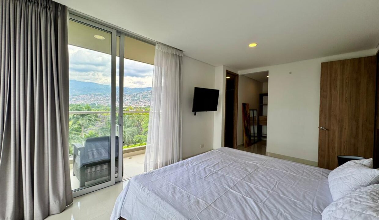 WhatsApp Image 2025-11-21 at 6.40.25 PM (1)