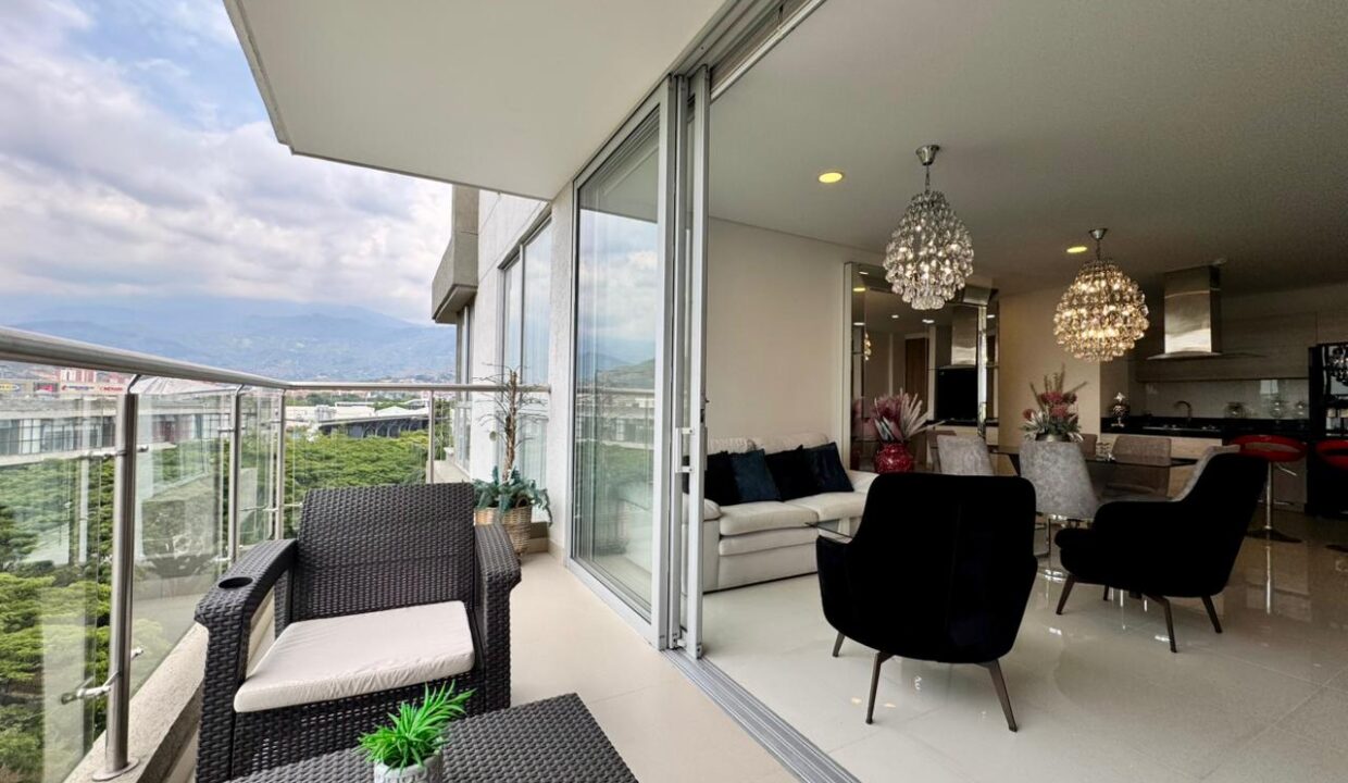 WhatsApp Image 2025-11-21 at 6.40.25 PM (3)