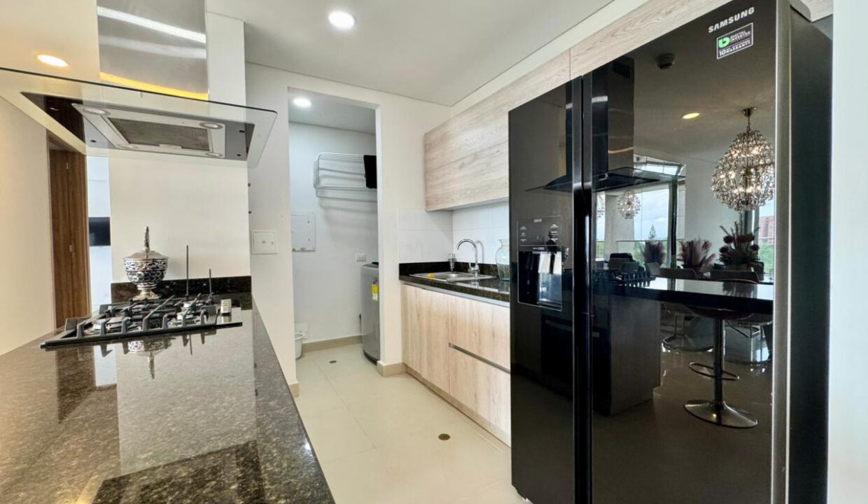 WhatsApp Image 2025-11-21 at 6.40.25 PM (4)