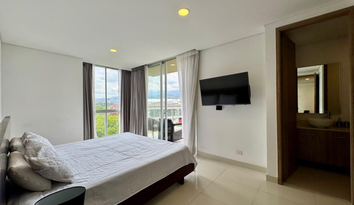 WhatsApp Image 2025-11-21 at 6.40.26 PM (4)